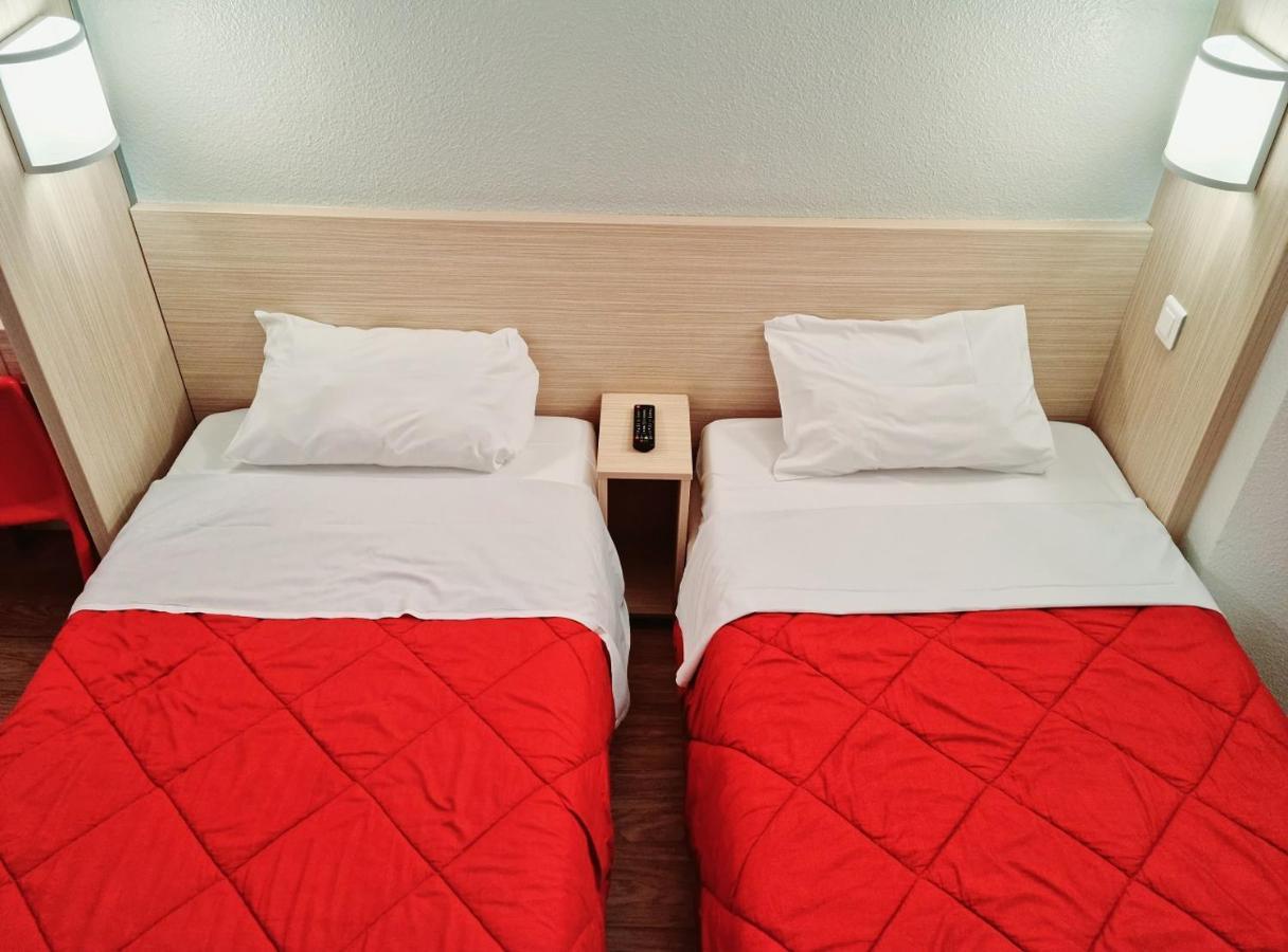 พรีเมียรคลาสฮอนเฟลเออร์ Hotel La Riviere-Saint-Sauveur ภายนอก รูปภาพ
