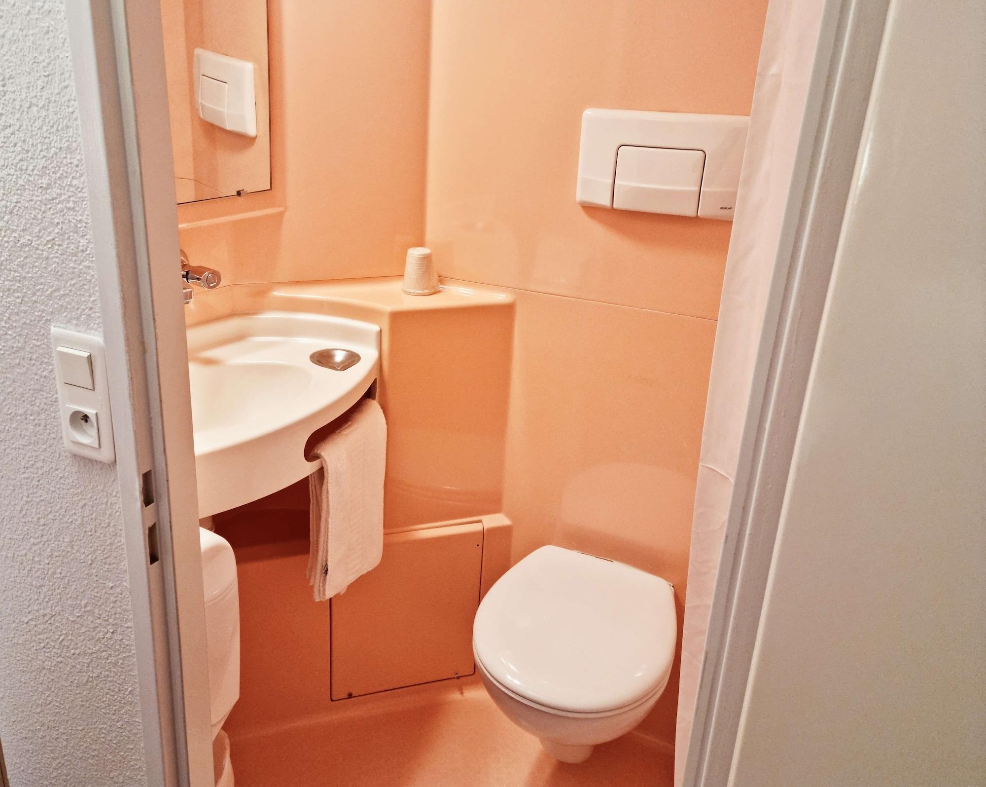 พรีเมียรคลาสฮอนเฟลเออร์ Hotel La Riviere-Saint-Sauveur ภายนอก รูปภาพ