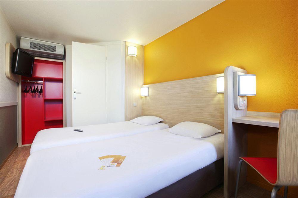 พรีเมียรคลาสฮอนเฟลเออร์ Hotel La Riviere-Saint-Sauveur ภายนอก รูปภาพ